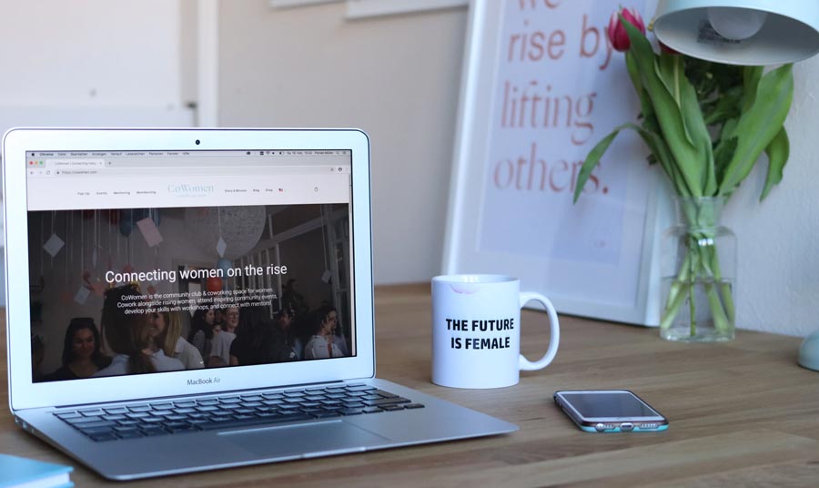 Side pocket sweat shirt